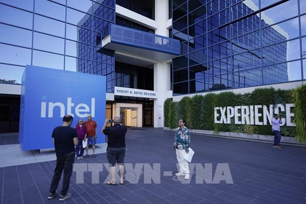 Cuộc đua không hồi kết giữa AMD và Intel
