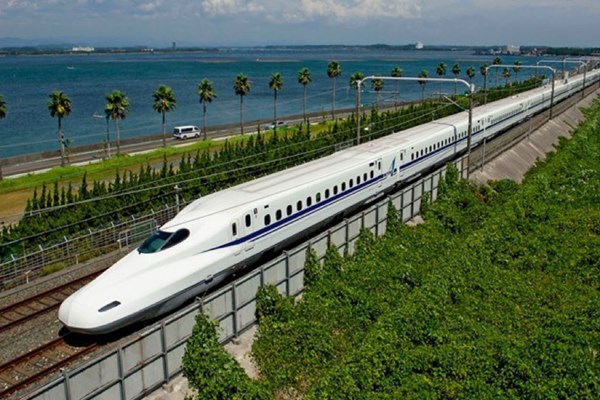 Bộ Chính trị cho ý kiến về Đề án chủ trương đầu tư đường sắt tốc độ cao trên trục Bắc - Nam