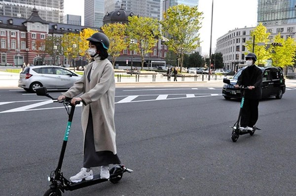 Nhật Bản "mạnh tay" xử lý xe scooter điện vi phạm giao thông