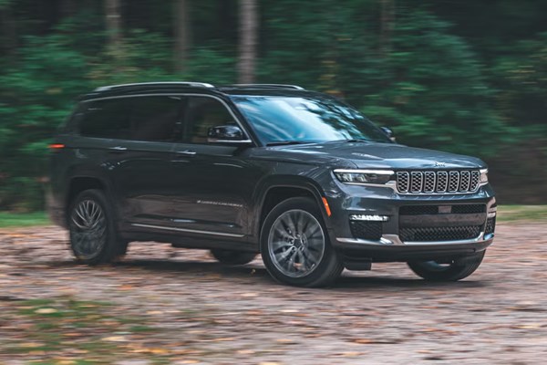 Tại Việt Nam có 12 xe Jeep Grand Cherokee nằm trong diện triệu hồi