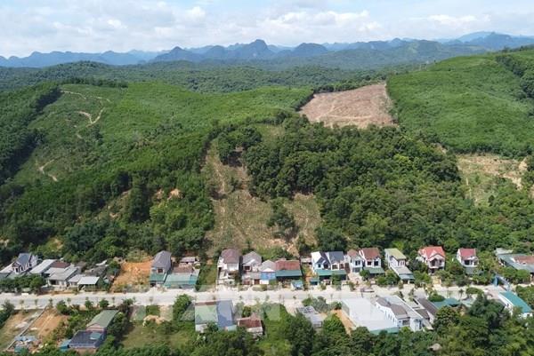 Quảng Bình: Di dời hàng trăm người dân dưới núi cây Sường để tránh sạt lở