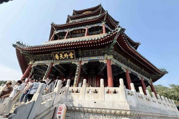 Khám phá Công viên Hoàng gia có lịch sử hơn 800 năm tại Bắc Kinh