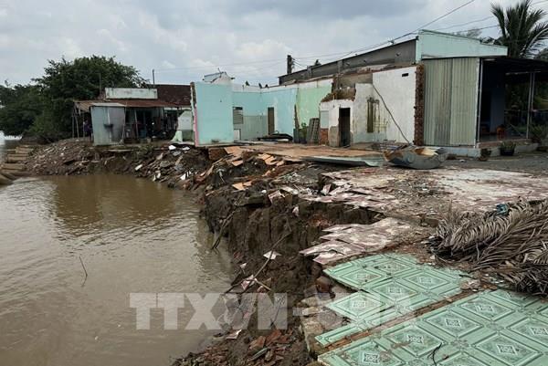 Hỗ trợ 40 triệu đồng/hộ dân có nhà bị sạt lở xuống sông Đồng Nai