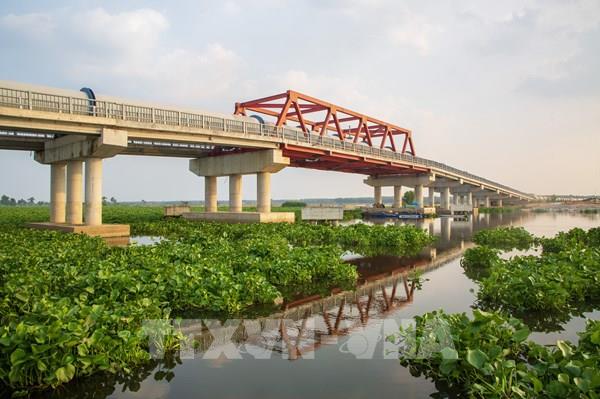 Đầu tư 600 tỷ đồng cho giai đoạn II dự án tưới tiêu phía Tây sông Vàm Cỏ Đông