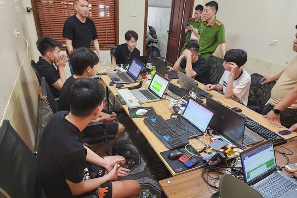 Bắt giữ 15 đối tượng liên quan việc giả danh nhà tu hành bán thuốc tự chế