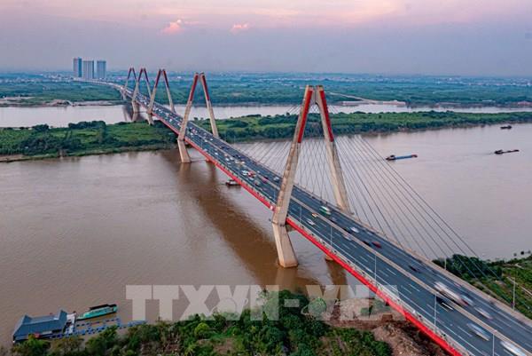 Cầu Nhật Tân – biểu tượng độc đáo của Hà Nội