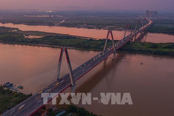 Hà Nội điều chỉnh tổ chức giao thông trên cầu Nhật Tân và đường dẫn lên cầu