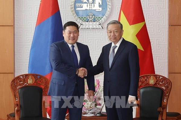 Tổng Bí thư, Chủ tịch nước Tô Lâm hội kiến Thủ tướng kiêm Chủ tịch Đảng Nhân dân cầm quyền của Mông Cổ