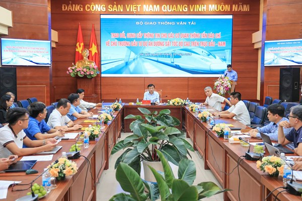 Thứ trưởng Nguyễn Danh Huy: Vận tải đường sắt tốc độ cao và hàng không bổ trợ lẫn nhau