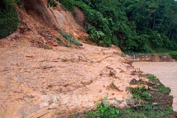 Liên tiếp sạt lở tại nhiều tỉnh phía Bắc