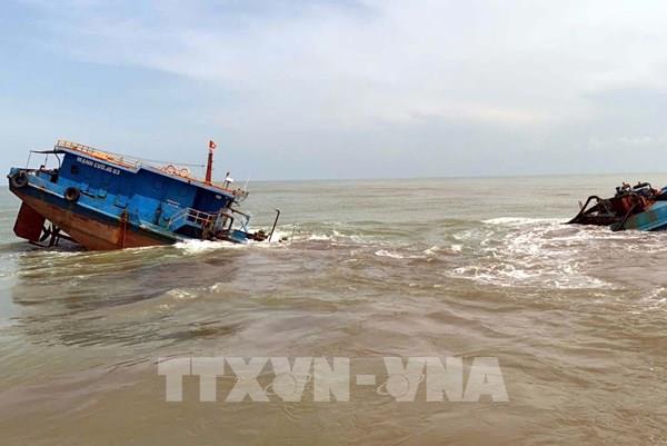 Cứu nạn thành công 6 thuyền viên bị chìm tàu, trôi dạt trên biển ​