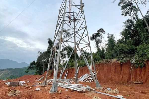 Phát động đợt thi đua cao điểm đưa 2 dự án điện trọng điểm về đích