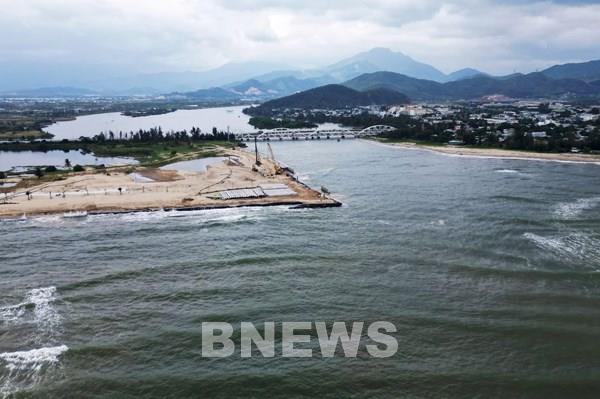 Đà Nẵng khắc phục cửa sông Cu Đê bị xâm thực