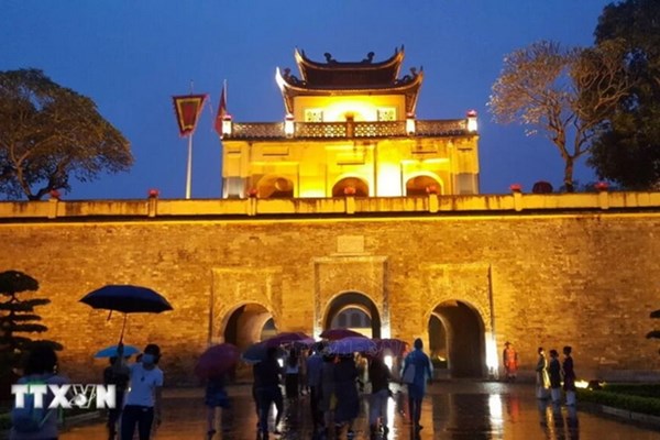 70 năm Giải phóng Thủ đô: Bài 1- Thành phố kiên cường và năng động