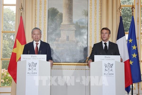 Tổng Bí thư, Chủ tịch nước Tô Lâm và Tổng thống Pháp gặp gỡ báo chí trước hội đàm