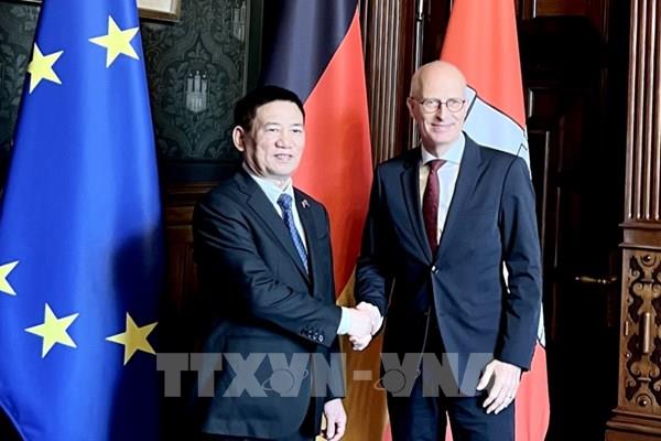 Phó Thủ tướng Hồ Đức Phớc tiếp tục chương trình công tác tại CHLB Đức