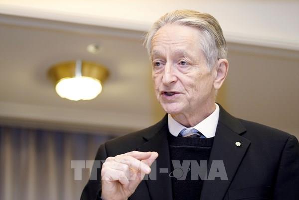 Nobel 2024: Hai chủ nhân của giải Nobel Vật lý cảnh báo về hiểm họa từ AI