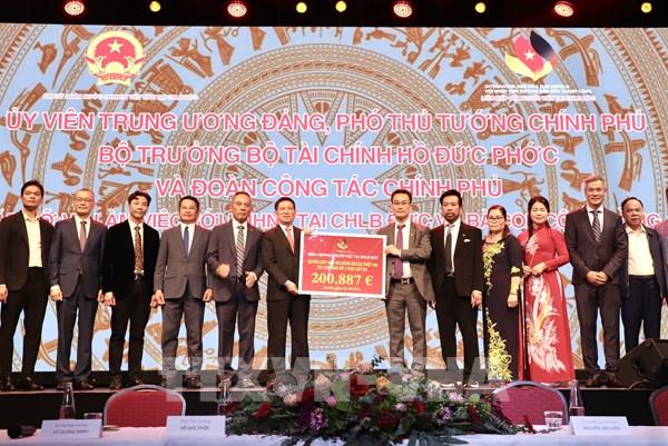 Liên hiệp hội người Việt tại Đức ủng hộ đồng bào bị lũ lụt