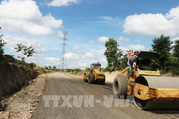 Chồng lấn vị trí xây dựng ở Đắk Lắk: Vẫn chưa thể di dời trụ điện