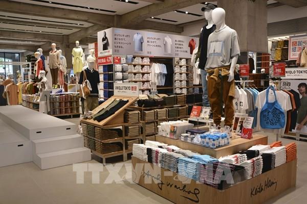 Doanh thu của Fast Retailing lập kỷ lục mới nhờ sản phẩm Uniqlo chủ lực