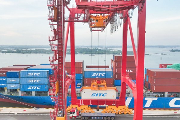 Kinh tế Việt Nam 2025 tăng trưởng trên 8%, đối mặt thách thức năm 2026