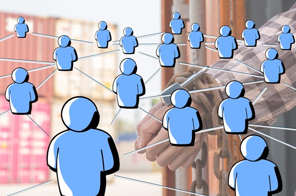 El Salvador triệt phá đường dây buôn người quy mô lớn