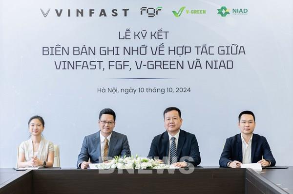 Công ty Ngân Lực thuê 200 xe ô tô VinFast và hợp tác mở rộng trạm sạc