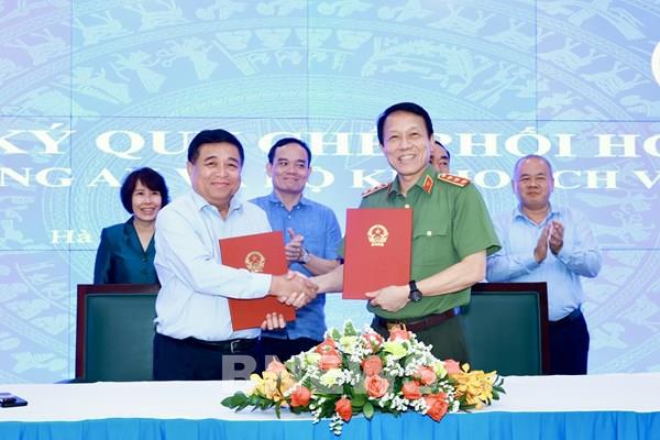 Bộ Kế hoạch và Đầu tư và Bộ Công an ký Quy chế phối hợp công tác
