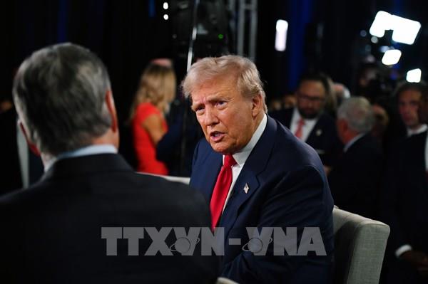 Ông Donald Trump yêu cầu chuyển vụ án "chi tiền bịt miệng" sang tòa liên bang