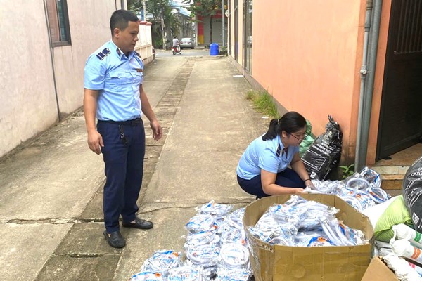 Phát hiện gần 1.600 đơn vị sản phẩm hàng hóa không rõ nguồn gốc, xuất xứ