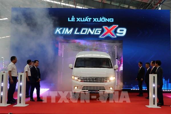 Ra mắt và bàn giao xe minibus KIMLONG X9