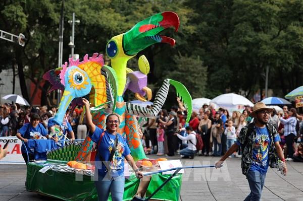 Diễu hành mô hình Alebrijes tại Mexico