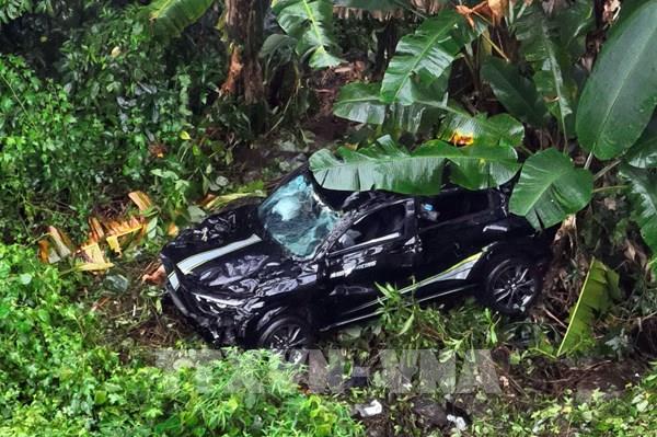 Xe 5 chỗ rơi xuống vực khi qua đèo Bảo Lộc, 2 người thương vong