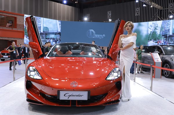 MG công bố giá bán siêu xe điện MG Cyberster bản giới hạn 100 chiếc tại Việt Nam