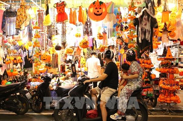 Phố Hàng Mã ngập tràn không khí Halloween