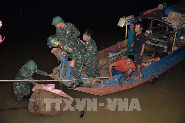 Di dời an toàn quả bom tại quận Long Biên, Hà Nội
