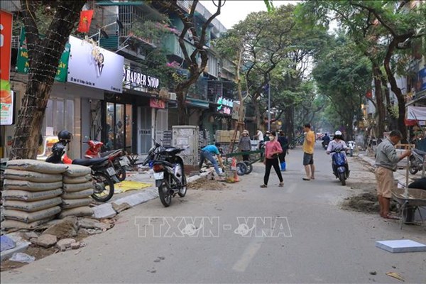 Chống lãng phí: Từ việc đào vỉa hè cho đến các đại dự án