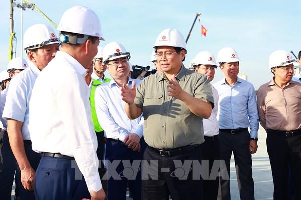 Thủ tướng: Xây dựng Trung tâm Hội chợ Triển lãm và cầu Tứ Liên thành biểu tượng của Hà Nội