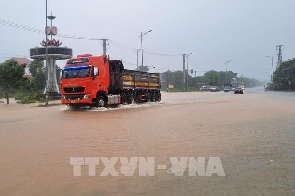 Bão số 6 gây mưa lớn, nhiều xã ở huyện Vĩnh Linh, Quảng Trị mất điện