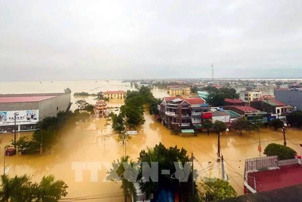 Lũ trên các sông Trung Bộ xuống chậm