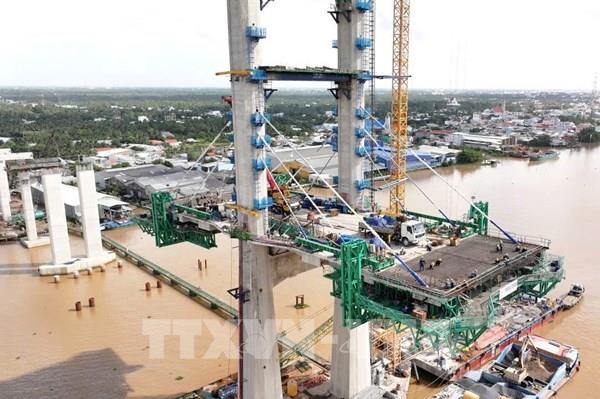 Thi công cầu Rạch Miễu 2 nối hai tỉnh Tiền Giang và Bến Tre xuyên tết Dương lịch