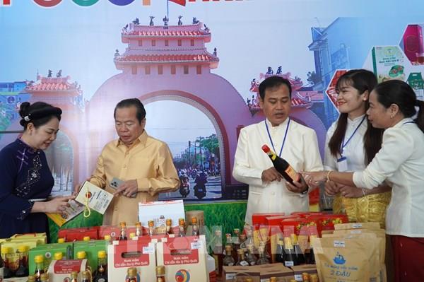 Xây dựng chương trình tạo sinh kế, nâng cao thu nhập cho đồng bào dân tộc