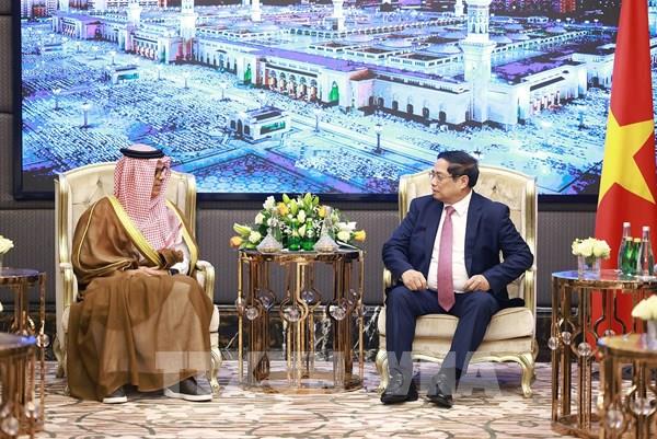 Thủ tướng Phạm Minh Chính làm việc với các doanh nghiệp lớn của Saudi Arabia