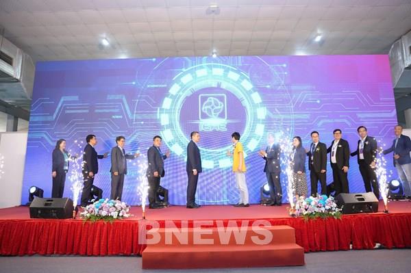 Khai mạc Triển lãm Quốc tế Điện tử và Thiết bị thông minh Việt Nam