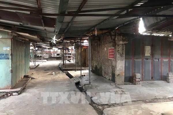 Chợ Trạm Bóng xuống cấp, nguy cơ mất an toàn cao