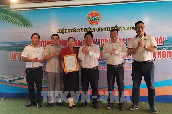 Bến Tre ra mắt "Câu lạc bộ 5 nhà" hỗ trợ nông dân