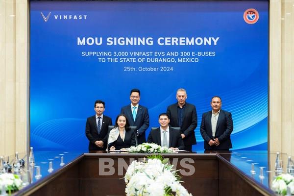 VinFast ký hợp chuyển đổi xanh giao thông công cộng tại Mexico