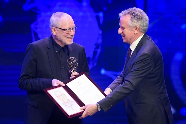 GS. Jens Juul Holst - Hành trình từ VinFuture đến Time 100