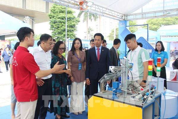 Tích hợp chuyển đổi xanh và số - chìa khóa phát triển bền vững