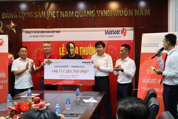 Vietlott trao giải Jackpot 1 trị giá hơn 148 tỷ đồng